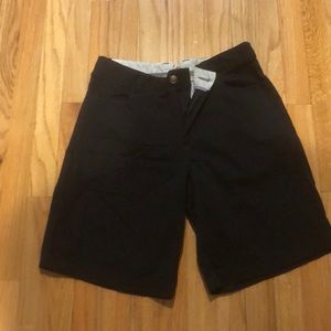 Men’s golf shorts